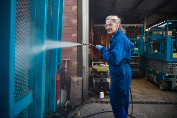 Best Pressure Washing Contractors  in Emmetsburg, IA